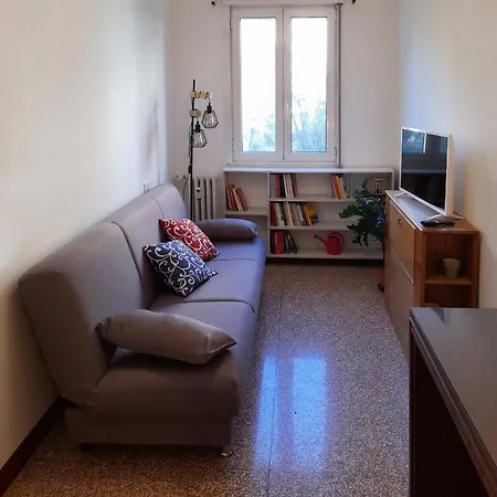 Cozy One Bedroom Close To Navigli And Tortona Milan