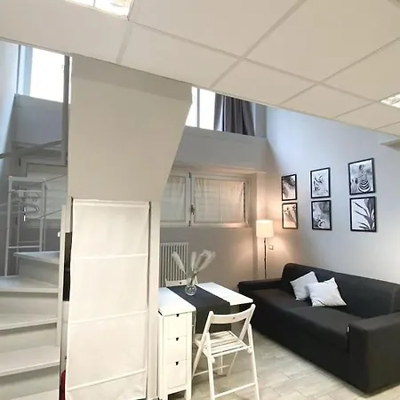 {milano Centrale - Corso Buenos Aires} White Loft Appartamento