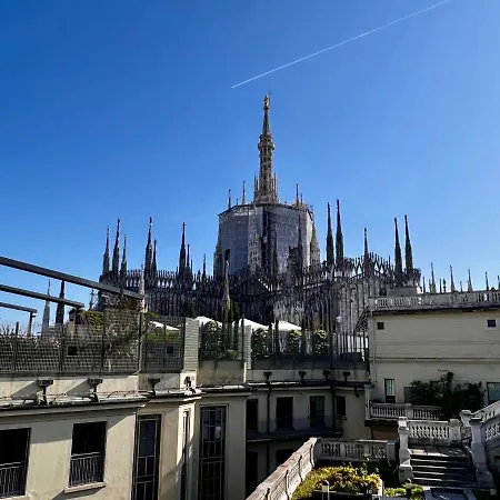 Big Duomo View Sailboat-inspired Penthouse