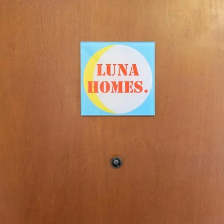 Luna Homes - In Farini شقة *