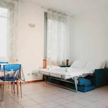 Cozy Retreat In Plinio Street * מילאנו