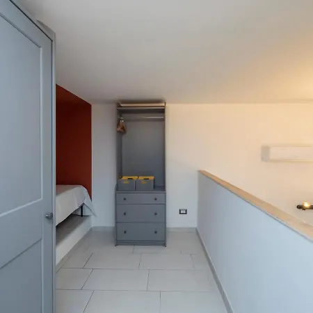 Ihost - Romilli 17a Apartman Milánó