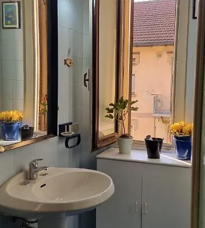 Uncle's House, 150 Mq Only Two Stops From Duomo *