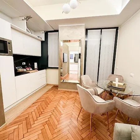 Duomo Luxury Suites Милан