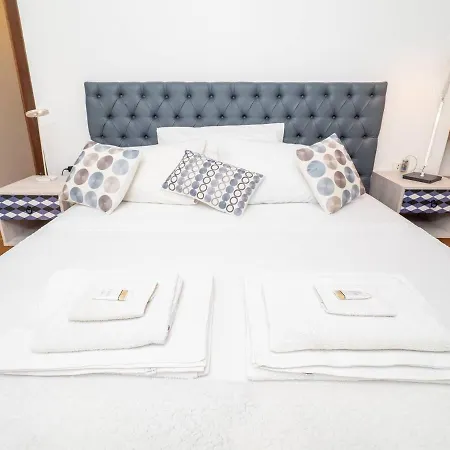 La Dolce Vita In Center