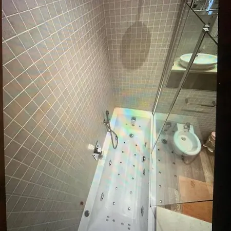 شقة S.ambrogio/duomo •jacuzzi • Luxury •design ميلان
