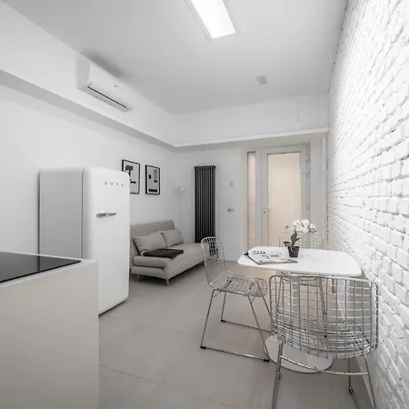 Jj6 Loreto-duomo - Esclusive - Chic - Luxury Διαμέρισμα *