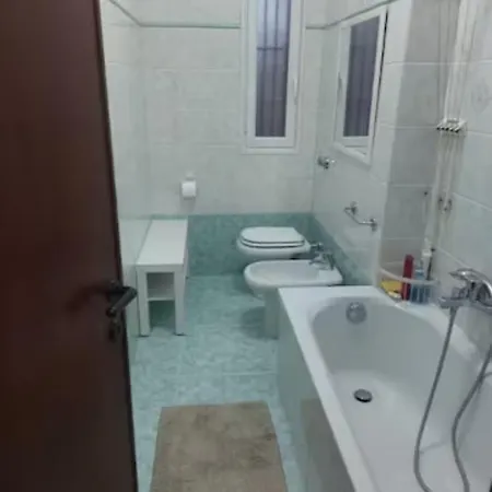 Penzion Sala Con Divano Matrimoniale Nel Vicino Metro Milán