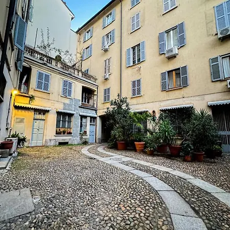 Chinatown-garibaldi Luxury Elegante Apartment Milan