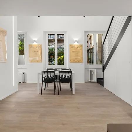 Modern Quiet Super Luxury