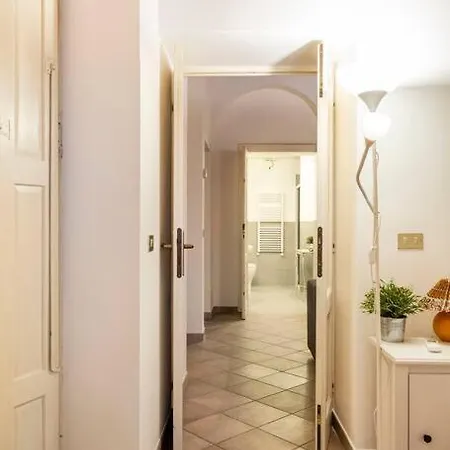 Vintage A Teatro Scala Apartment *