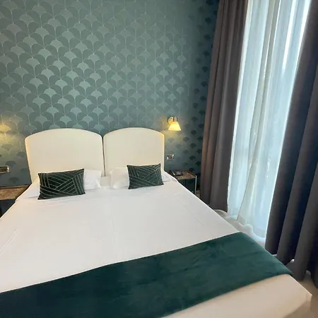 Отель Florence 3*