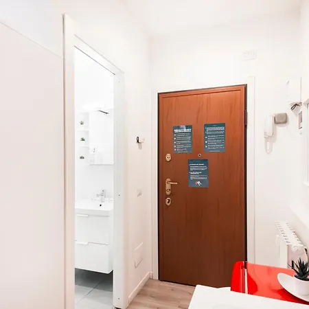 Compact&charming Porta Venezia Appartamento *