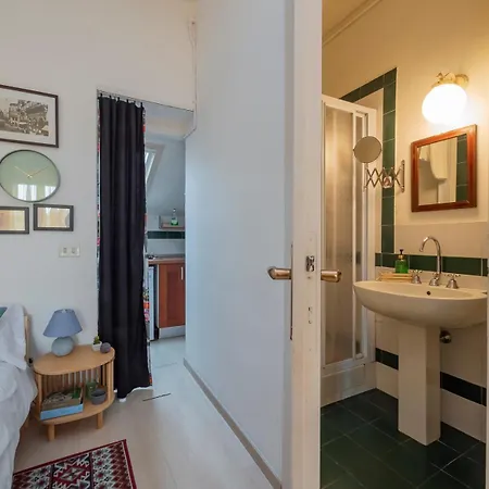 Xenia - Luminous At Navigli Tram Theme Apartment Milan