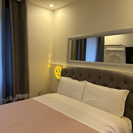 Confortable - 5 4* ミラノ