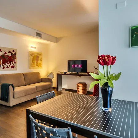 Appartement Luxury - Free Parking - Duomo-navigli Milaan