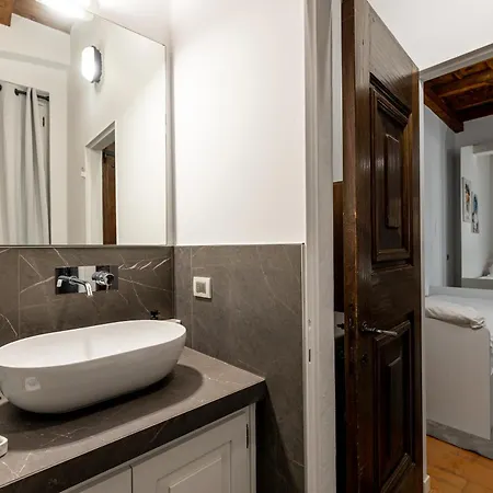 Daire Beplace In Magenta *