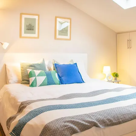 Small Island In * Milaan