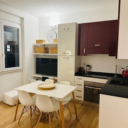 Apartment Xenia - Cozy Two-room In Station