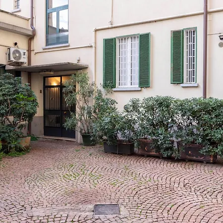 Guesthost - Casa Mimosa Милан