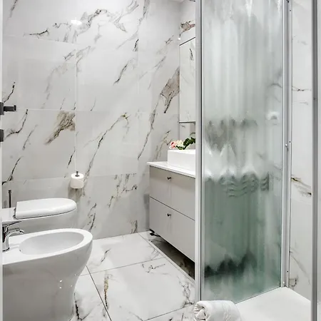 Zara - Station - 10' Duomo - San Siro 밀라노