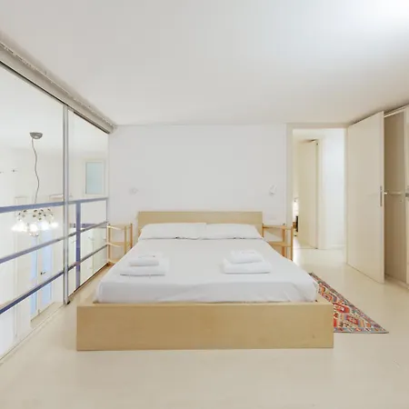 Sant'agostino - Charming Retreat 210m From M2 דירה מילאנו