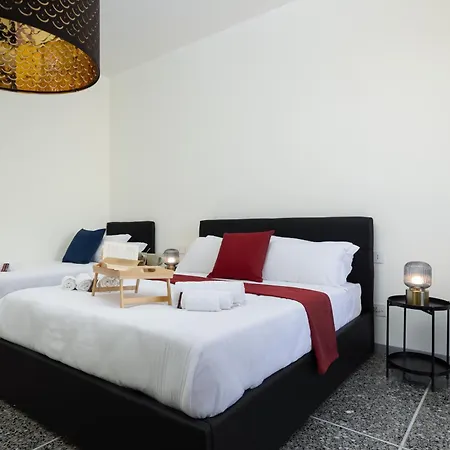 公寓 Black & White Vista Duomo 400 Metri