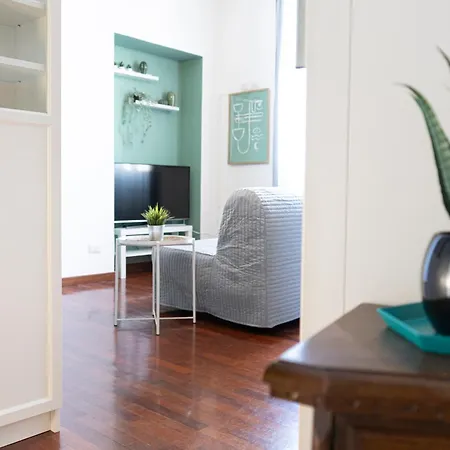 Me43 • Luxury • Chic * Milan