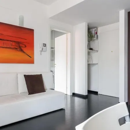 Arco Della Pace -4 Bed Apartment Mailand
