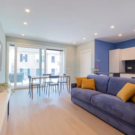 Exclusive Terrace Garden View - 15 Min From Duomo 아파트