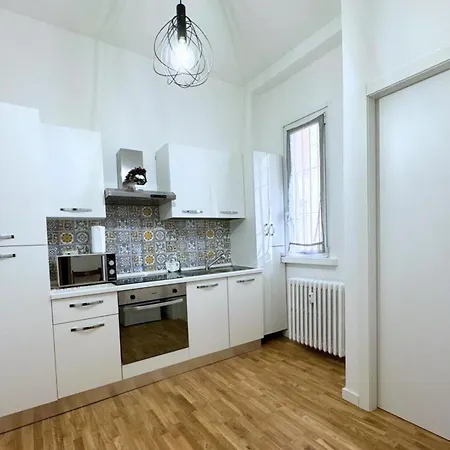 House- 1 Min Metro - 15 Min Duomo Apartmán
