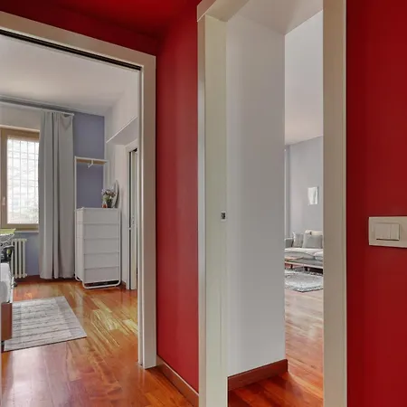 Appartement Ample With Private Parking Milan