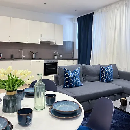 The Boutique - Hebrew Quarter