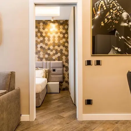 Dalì Duomo Golden House *