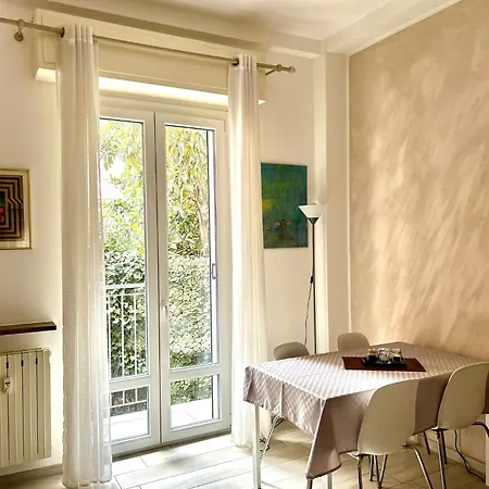Lovely 2 With Small Garden Milan