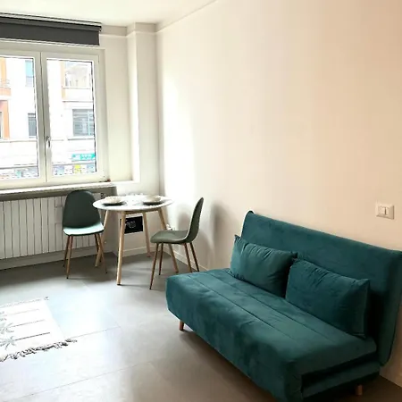 Rainbow Flat- Monolocale Luminoso Apartment Milan