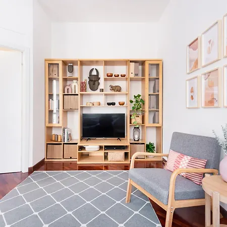 Stylish And Cozy Close To Naviglio Apartment