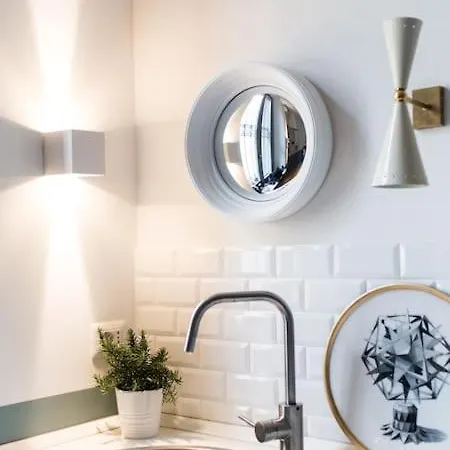 New Elegant Flat 3 Min From Station. *