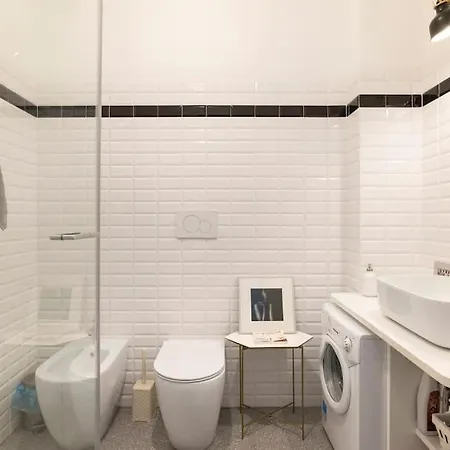 New Elegant Flat 3 Min From Station. Mediolan