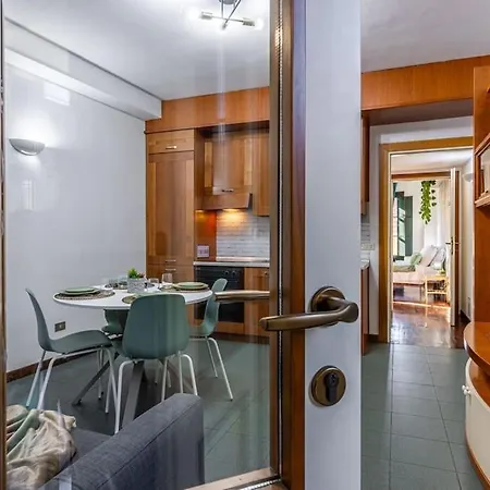 Close To Duomo Lovely City Center Flat Milán