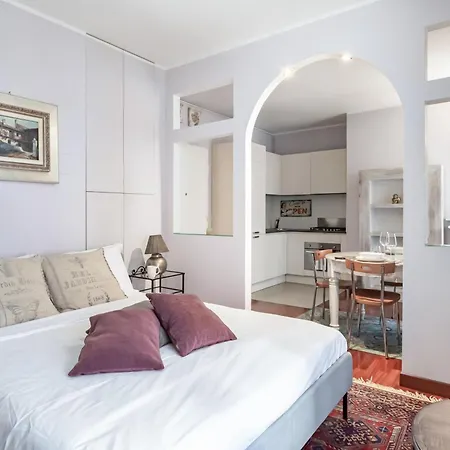 Casa Felicita - Chinatown Garibaldi Fs - By Host4u Διαμέρισμα