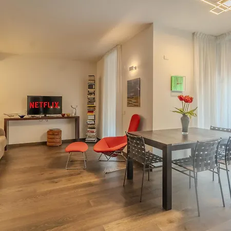 Appartement Luxury - Free Parking - Duomo-navigli Milaan