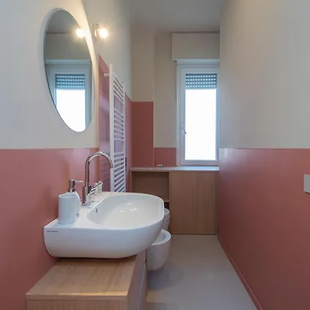 Ihost - Stendhal 49 * Milano