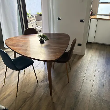 Luxury Apt In City Life