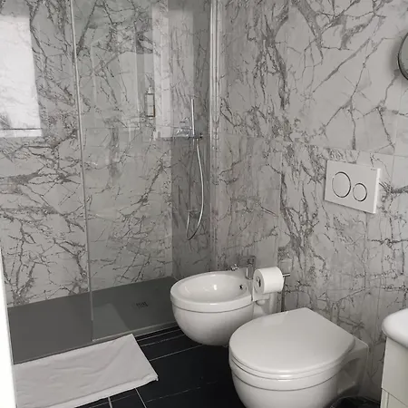 Station Group - Via Sammartini 15