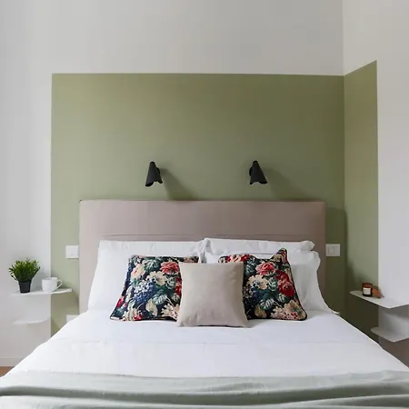 The Rent - Spacious And Renovated Two-bedroom Downtown