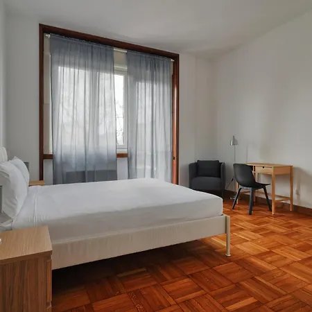 Joivy Chic 3-bed Flat Near Colonne Di San Lorenzo Apartmán Milán
