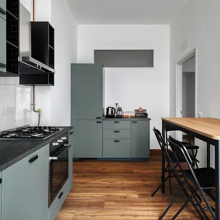 Joivy Chic 3-bed Flat Near Colonne Di San Lorenzo * Milán