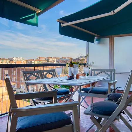 Apartment Spacious Penthouse With Panoramic Terrace - 20 Minutes From San Siro & Duomo Milan