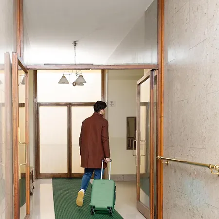 Picasso - Spacious Exclusive Apartment Milan